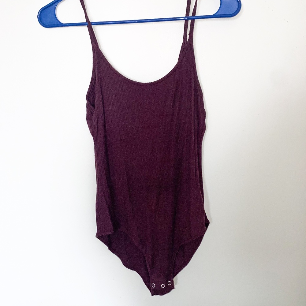 Maroon, ribbed tank top
